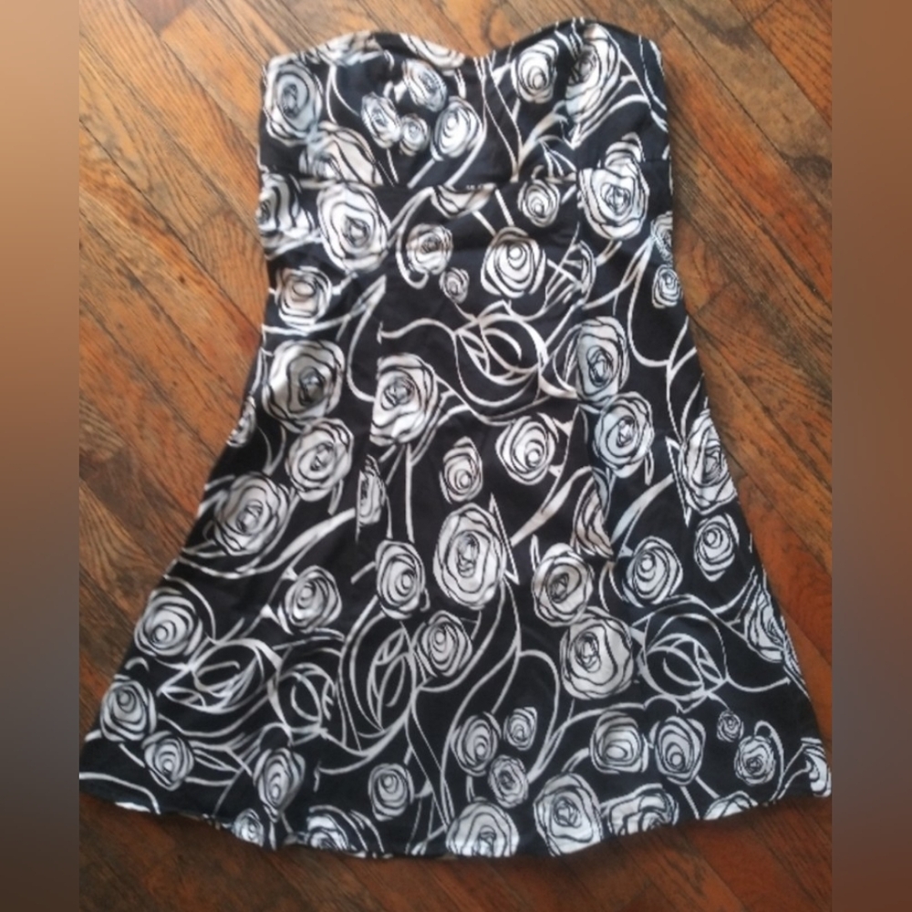 Ellison Black & White Floral Strapless Dress – Size M